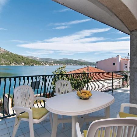 2 Bedroom Cozy Apartment In Marina Exterior foto