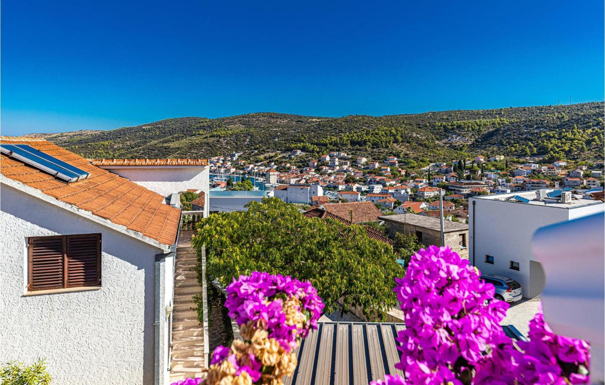 2 Bedroom Cozy Apartment In Marina Exterior foto