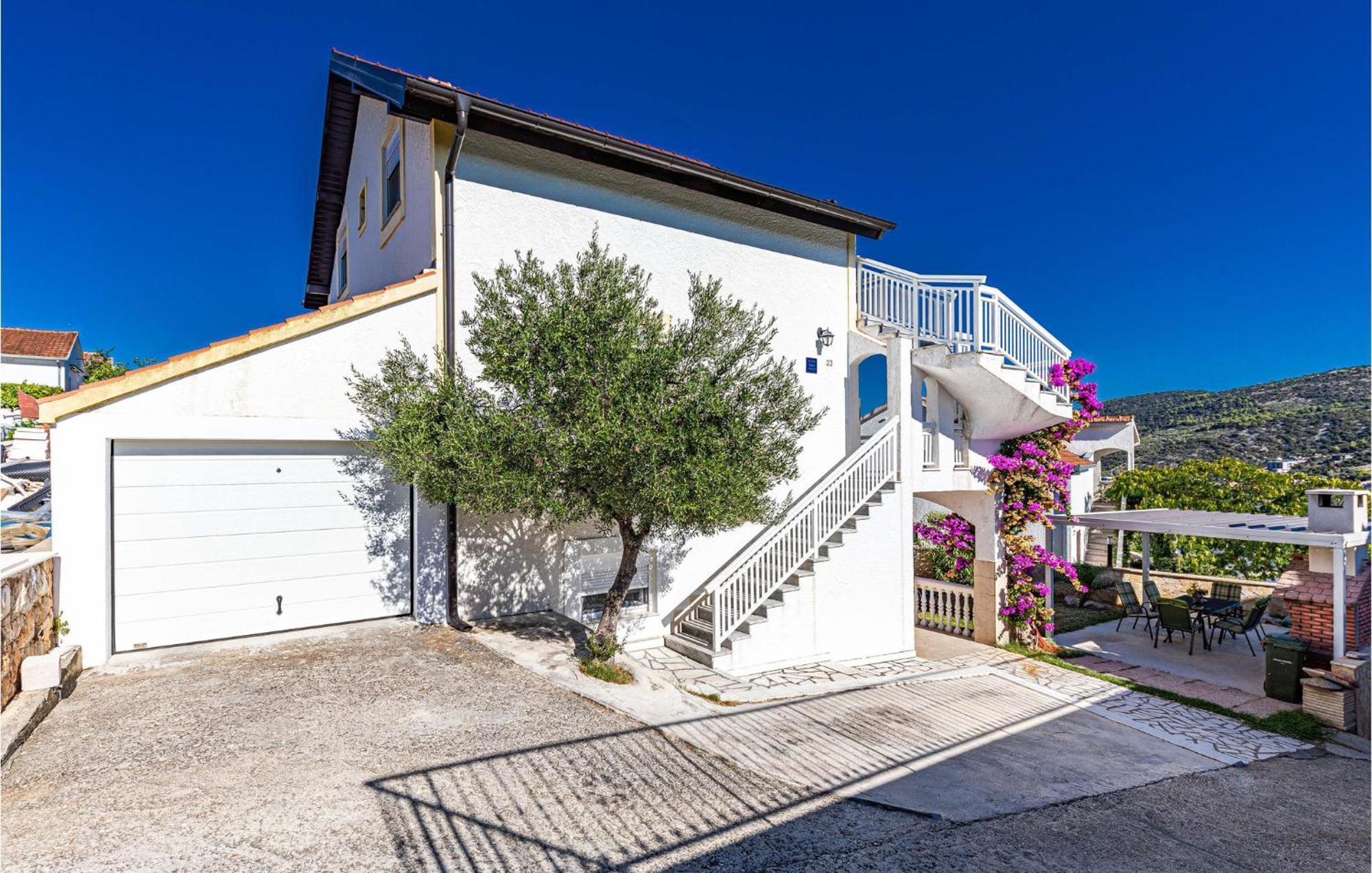 2 Bedroom Cozy Apartment In Marina Exterior foto