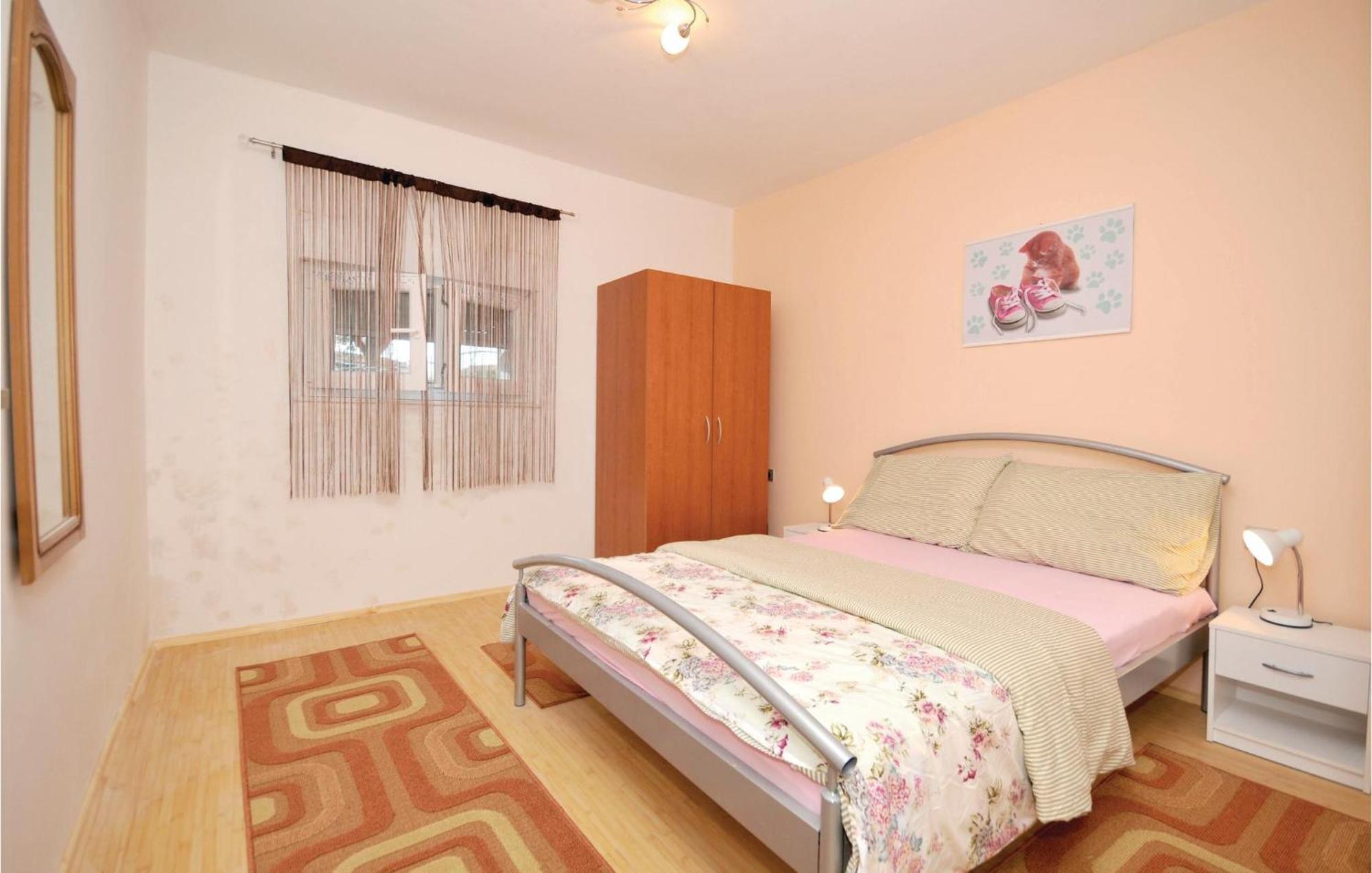 2 Bedroom Cozy Apartment In Marina Exterior foto