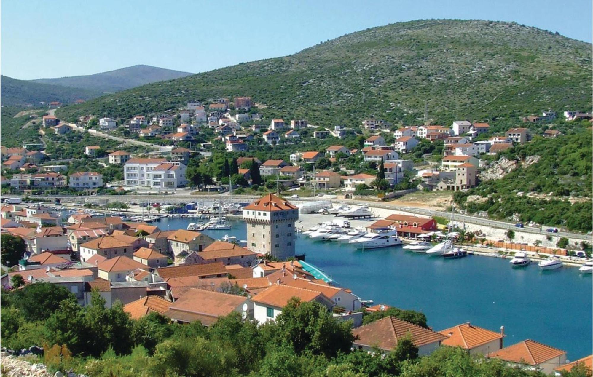 2 Bedroom Cozy Apartment In Marina Exterior foto