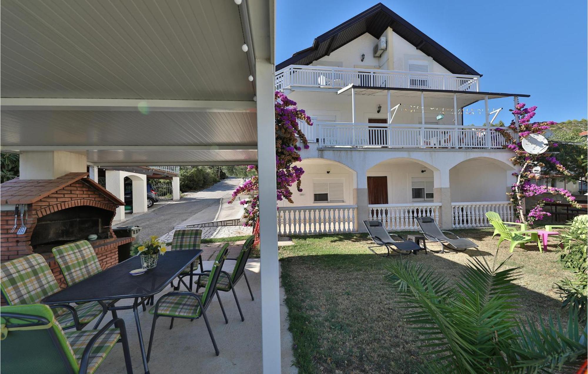 2 Bedroom Cozy Apartment In Marina Exterior foto