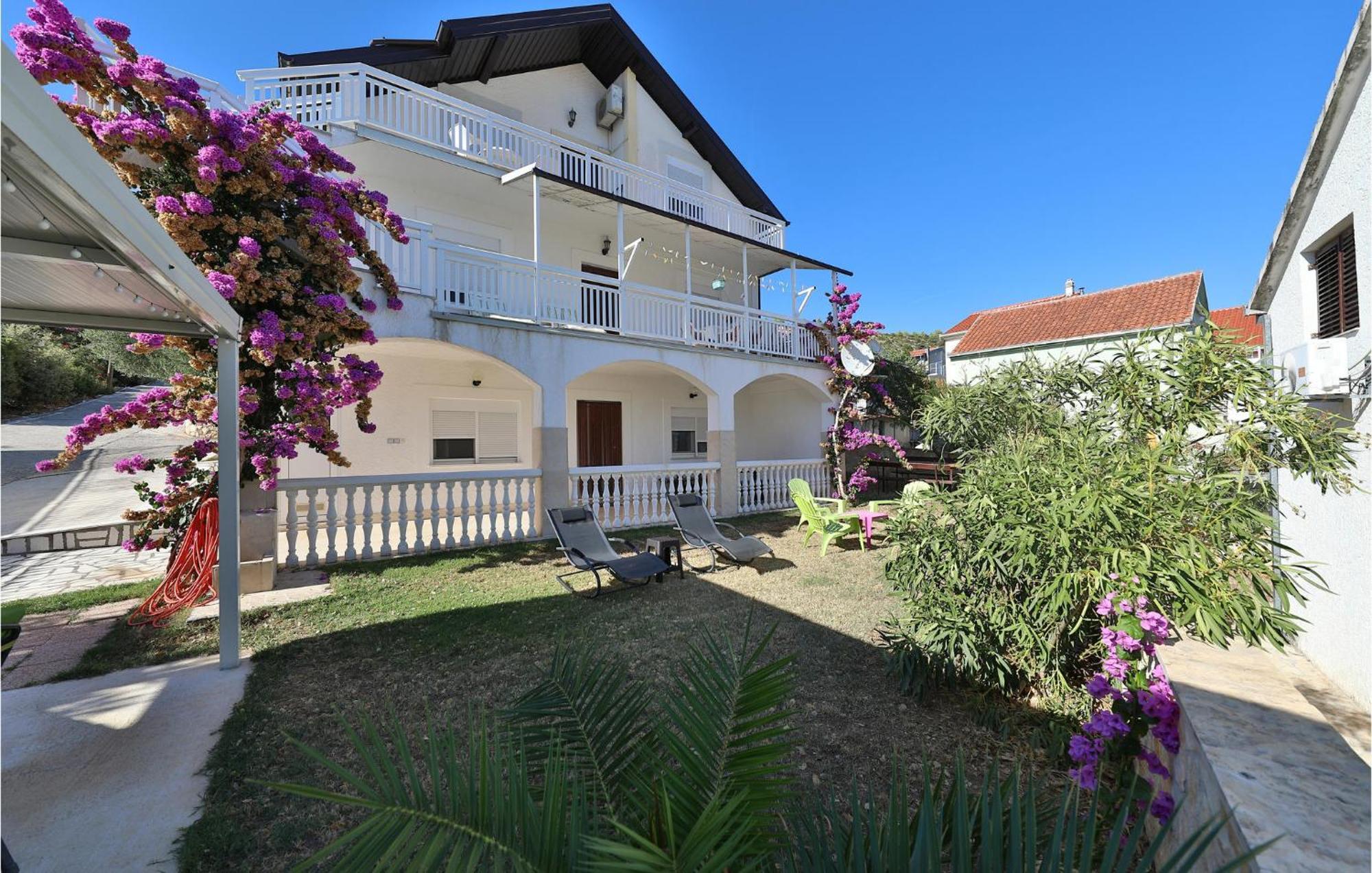 2 Bedroom Cozy Apartment In Marina Exterior foto